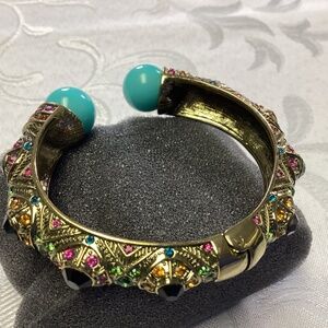 Heidi Daus “CLAMPER BRACELET. LOADED WITH CHARM